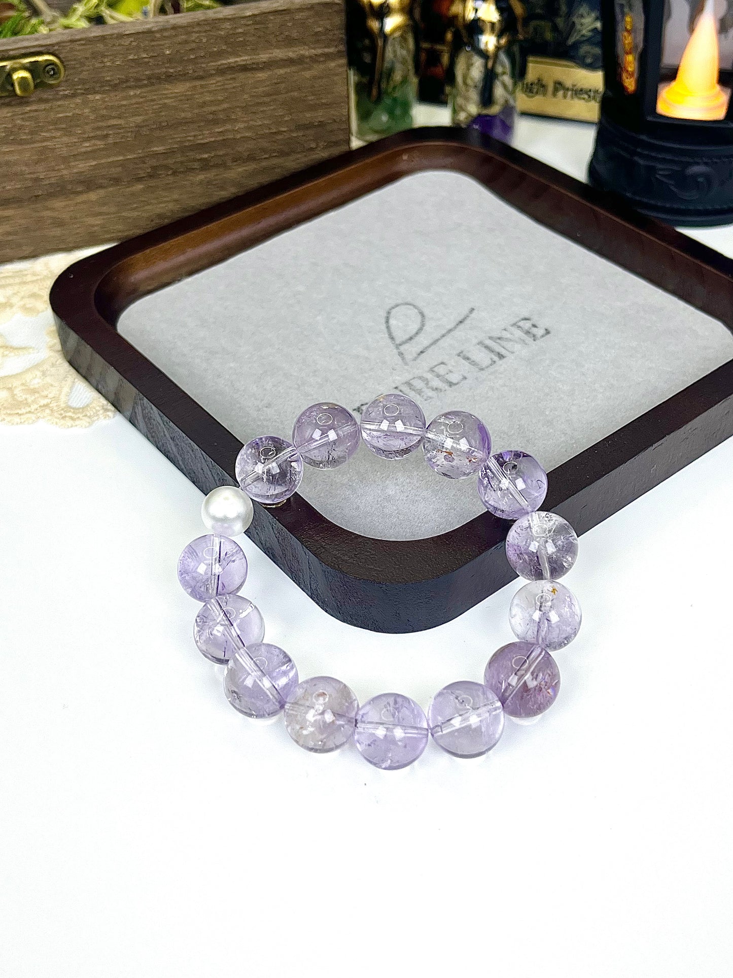 Lavender Amethyst Pearl Bracelet: Pale lavender amethyst crystals combined with smooth pearls.